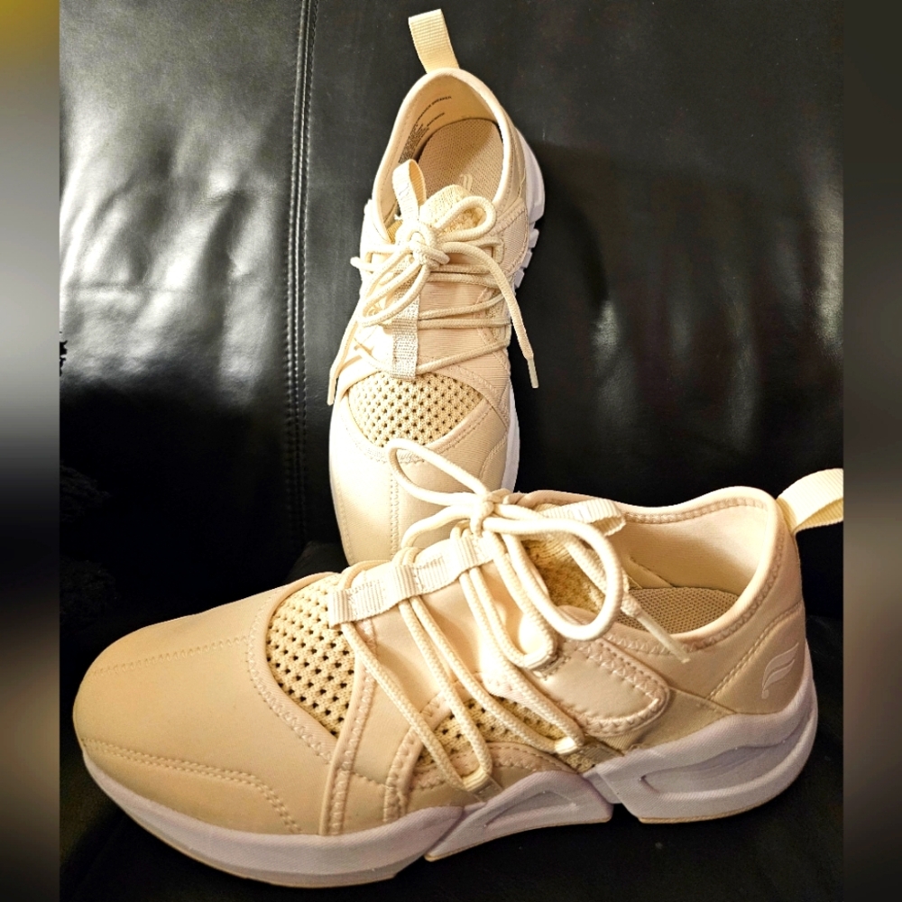 Fabletics Brookside Performancesneaker Size 8 Cre… - image 1